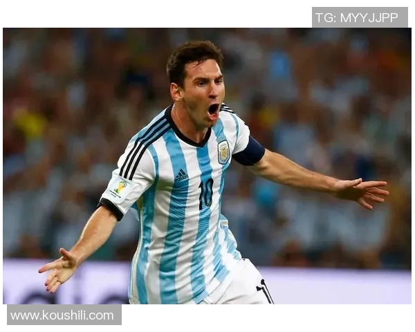 《专访足球传奇巨星揭秘成功背后的故事与成长历程》